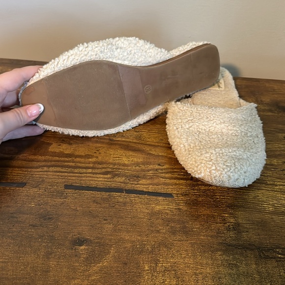 Universal Thread Loafers - Picture 2 of 2